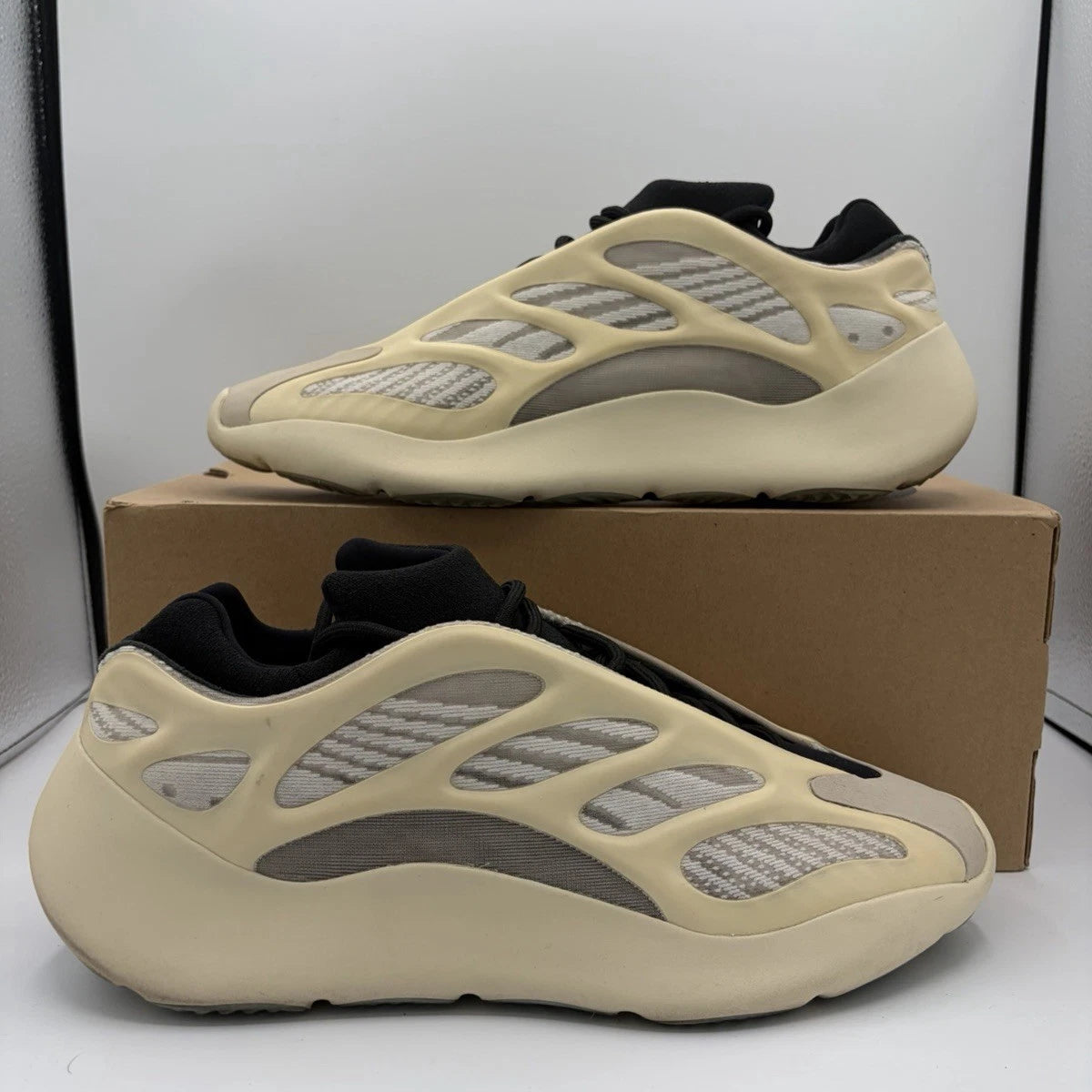 Adidas Yeezy Boost 700 V3 Azael (Pre-Owned)